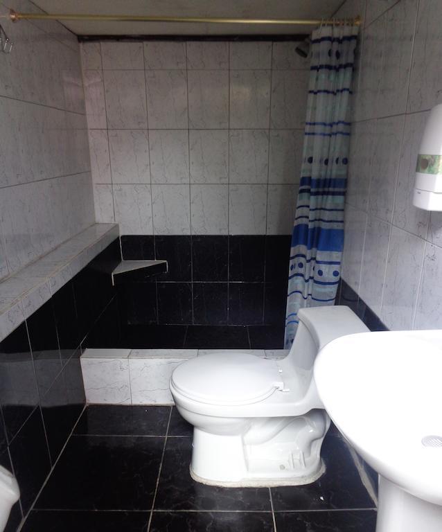 Hostal Yumbo Imperial Quito Habitación foto
