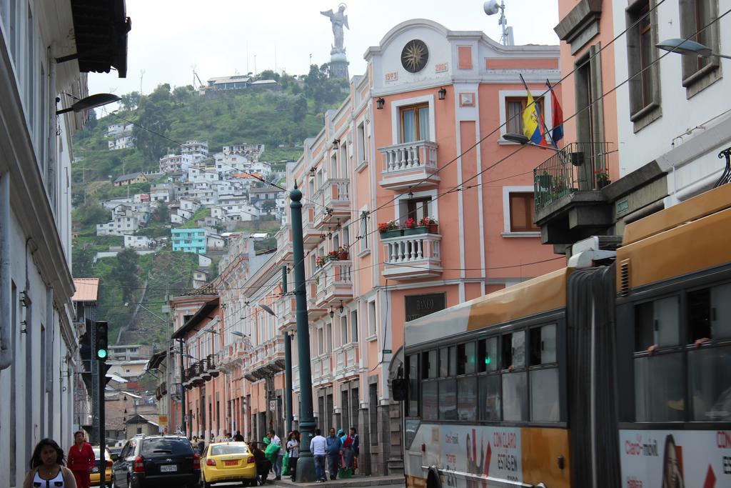 Hostal Yumbo Imperial Quito Exterior foto