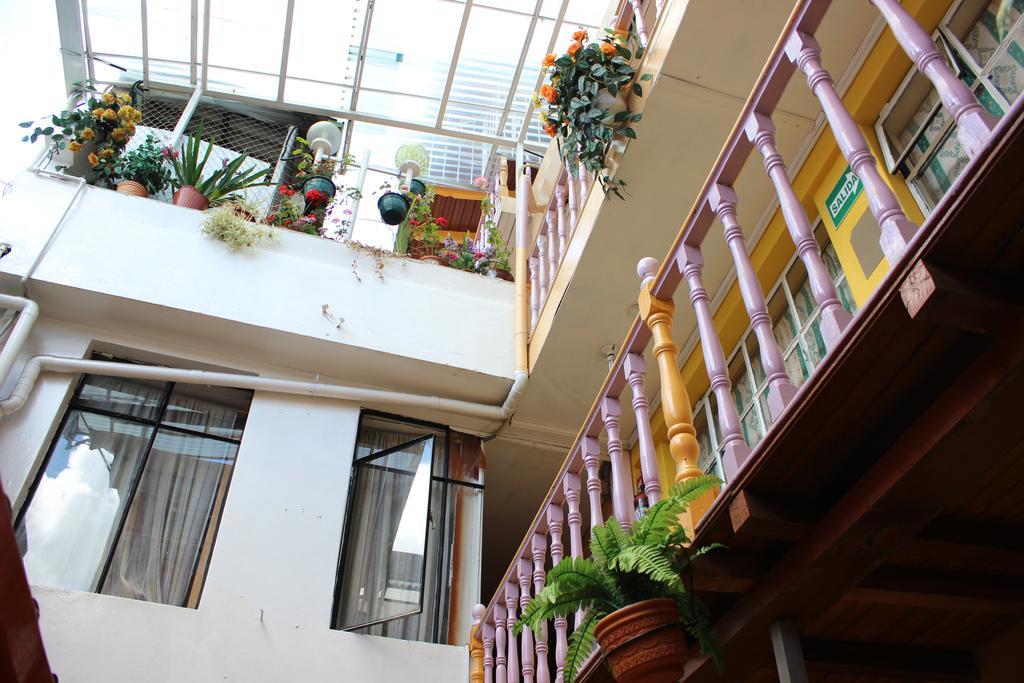 Hostal Yumbo Imperial Quito Exterior foto