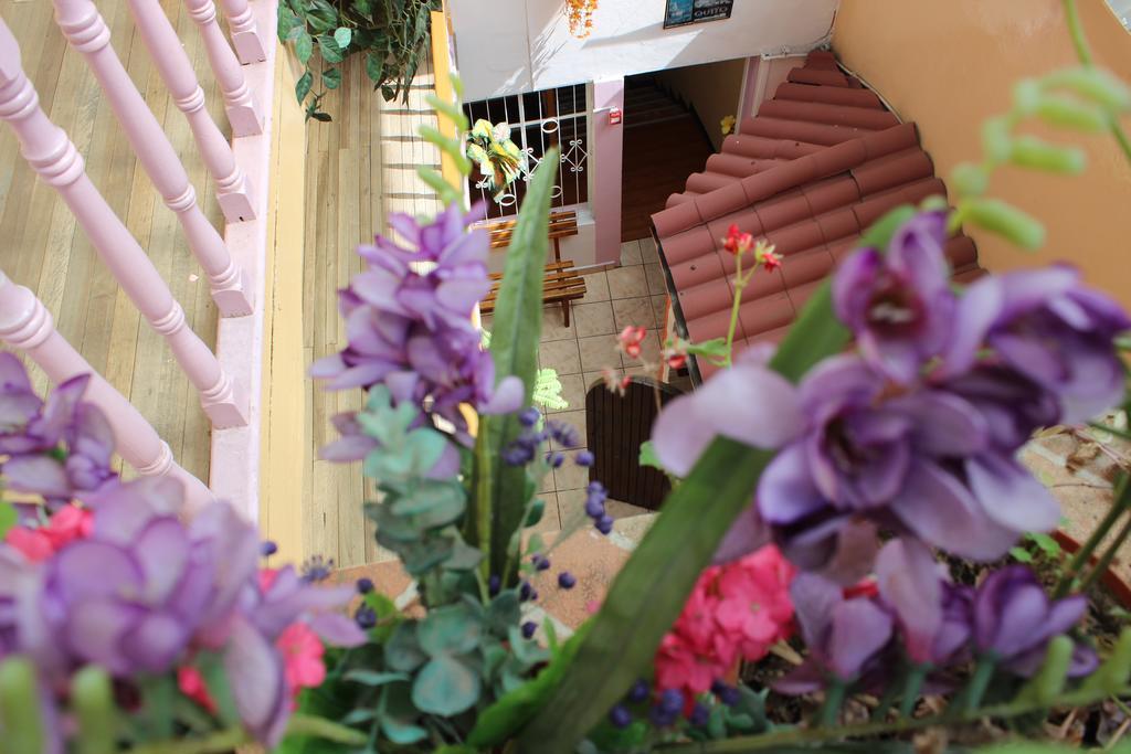 Hostal Yumbo Imperial Quito Exterior foto